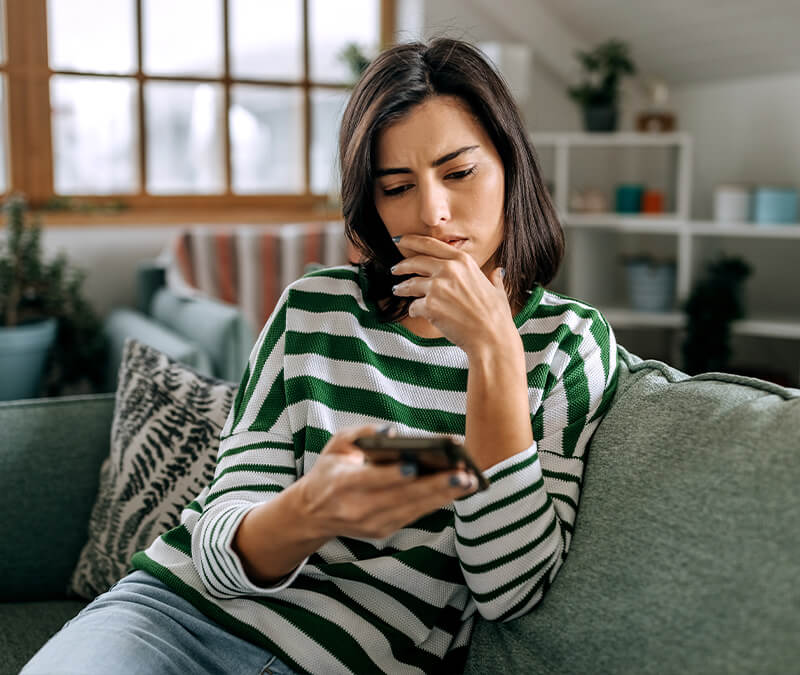So blockieren Sie eine Spam-SMS auf iPhones bzw. Android-Geräten