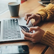 Warum man sich online mit Internetsicherheitssoftware schützen sollte